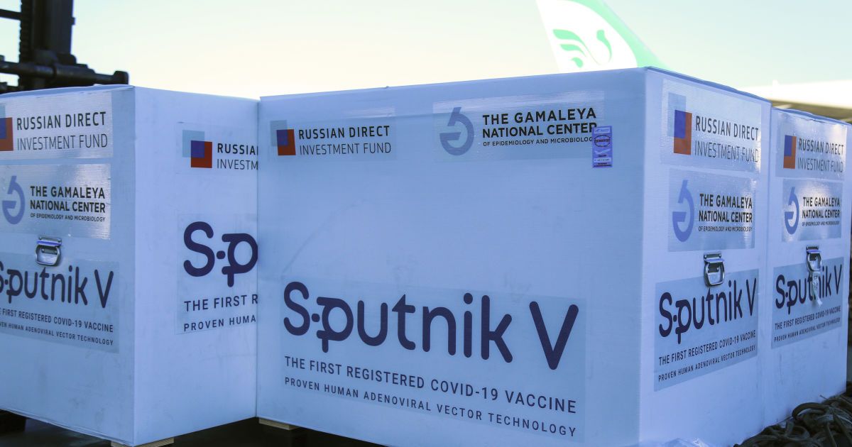 Скандал між Прагою та Москвою: Чехія відмовилася купувати російську вакцину