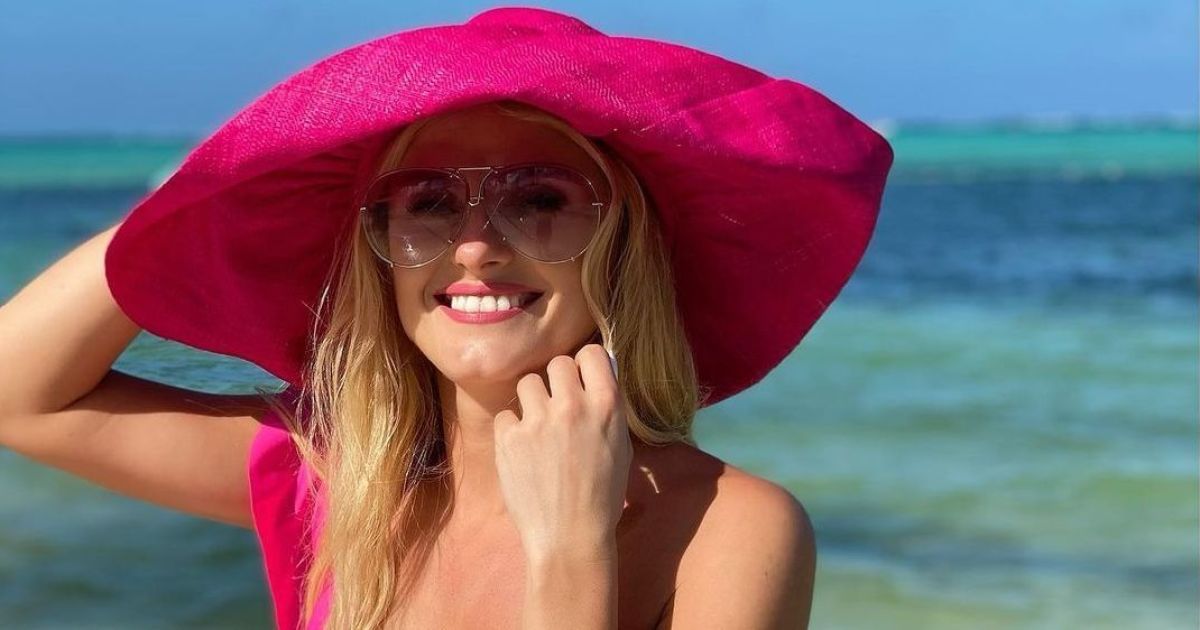 В улюбленому купальнику та в окулярах: Ірина Федишин поділилась пляжним знімком