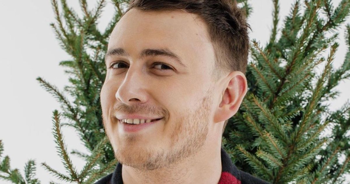 Ivan NAVI озадачил видео, как выдергивает волосы из носа и ушей
