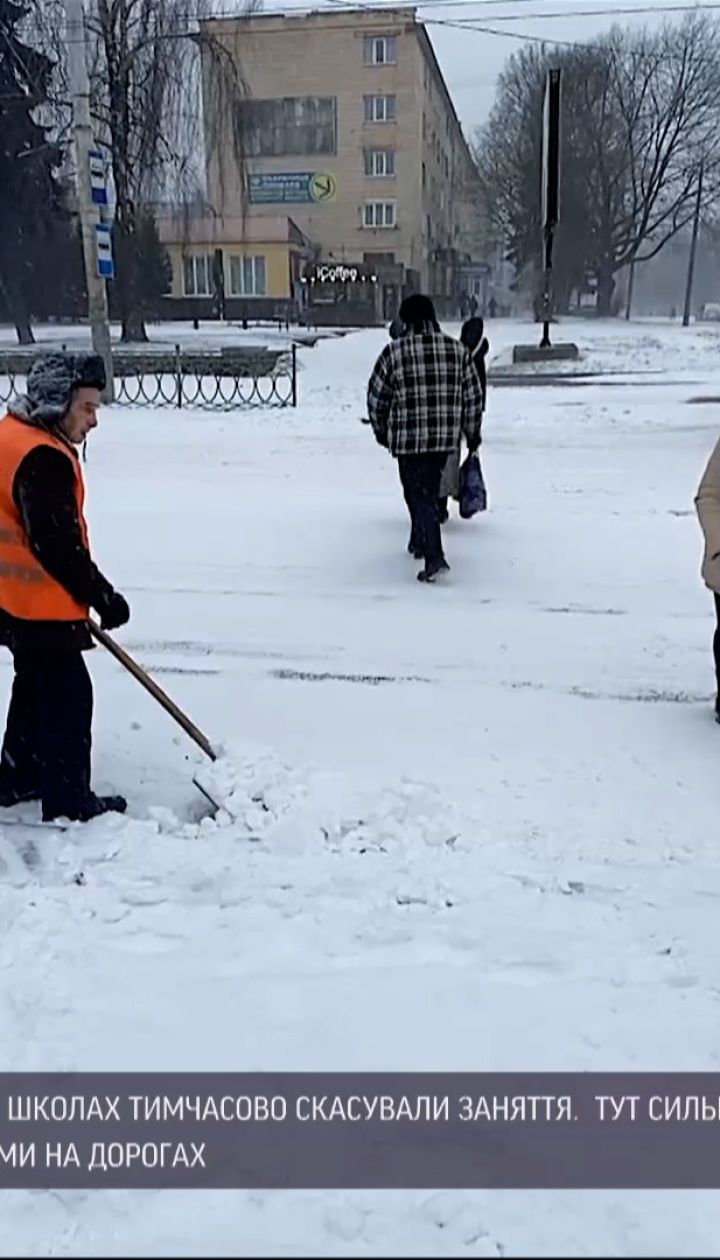 Погода в Украине: удается ли коммунальщикам противостоять снегопадам