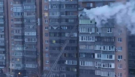 Пожар в харьковской многоэтажке: некоторых жителей выселяют, других обеспечат питанием