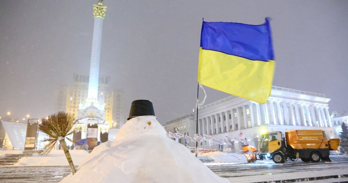 Замело: как дорожники и коммунальщики боролись с последствиями стихии