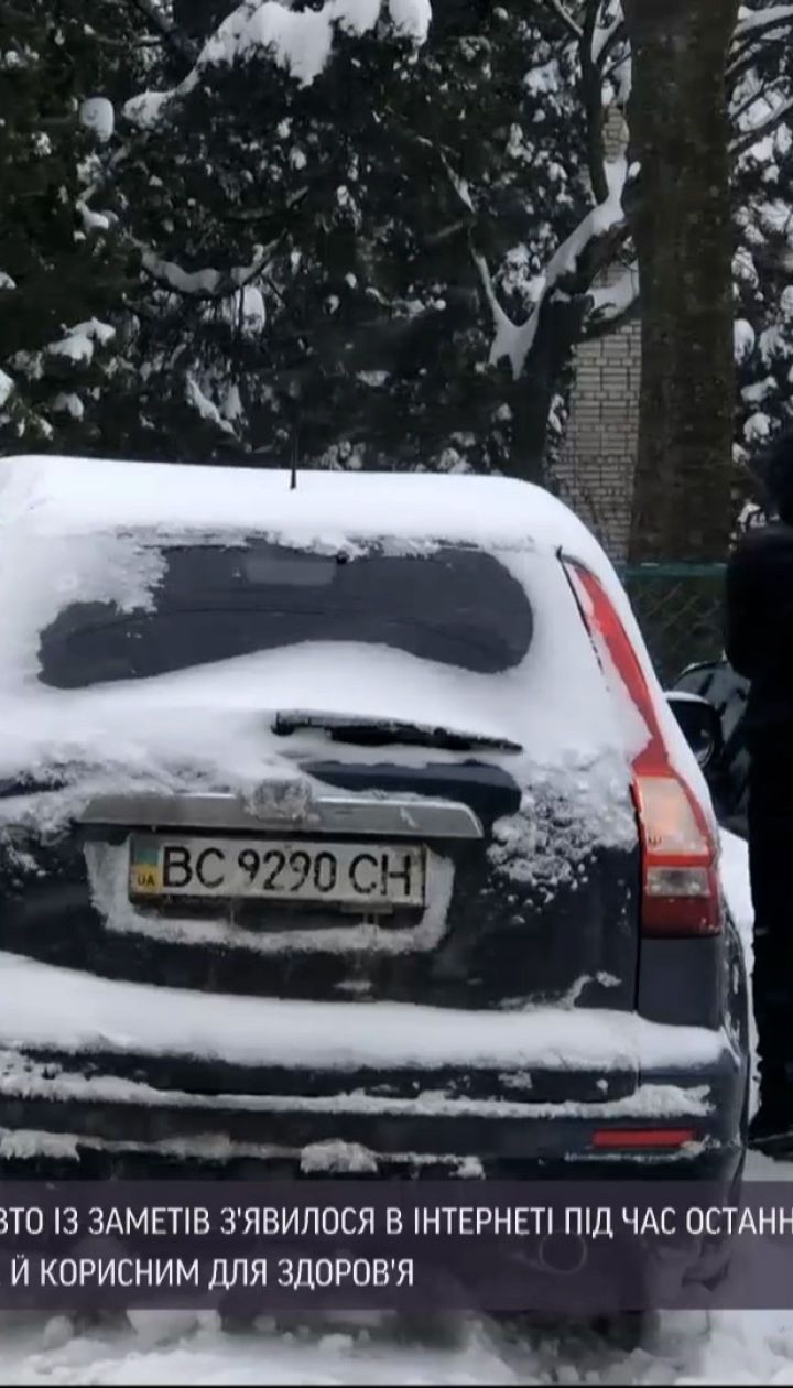 Новости Украины: во Львове зарабатывают деньги откапыванием авто из-под снега
