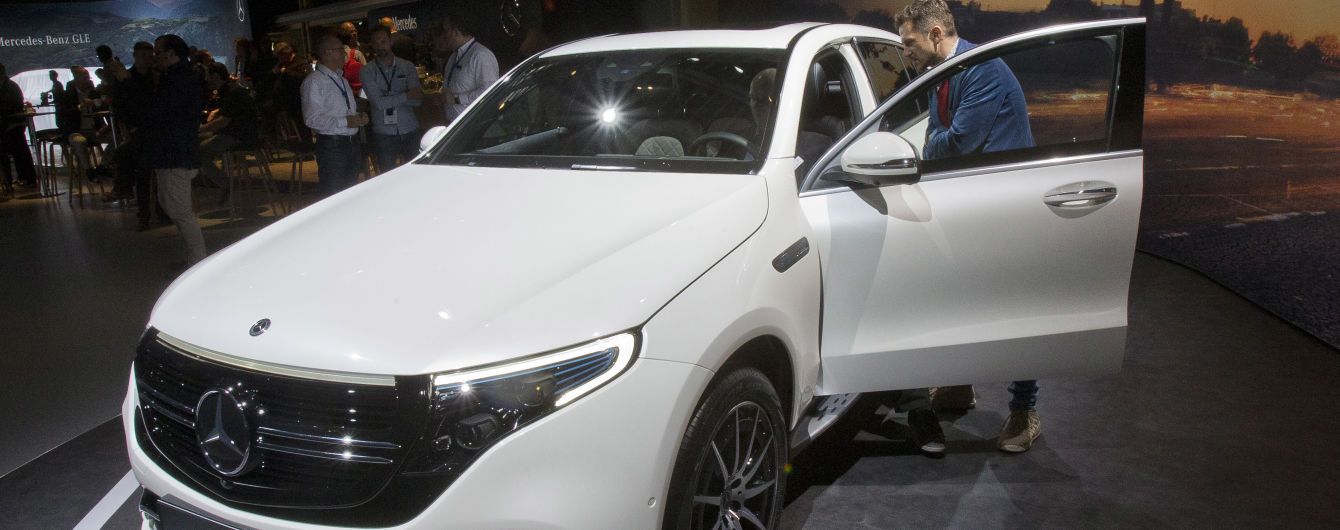На украинский рынок вышел электрический кроссовер Mercedes-Benz EQC
