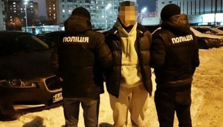 В Киеве грабитель-рецидивист силой отбирал смартфоны у детей