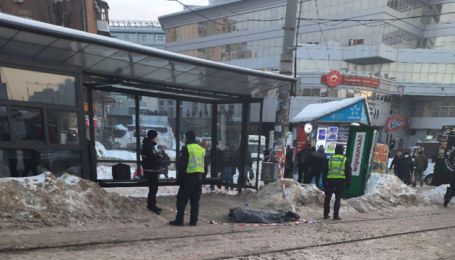 У Києві біля входу на станцію метро "Лук’янівська" знайшли труп