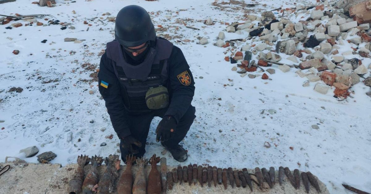 За неделю украинские саперы на Донбассе обезвредили почти 1,5 тысячи снарядов