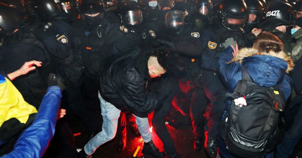 Акция в поддержку Стерненко: в полиции рассказали о пострадавших правоохранителях
