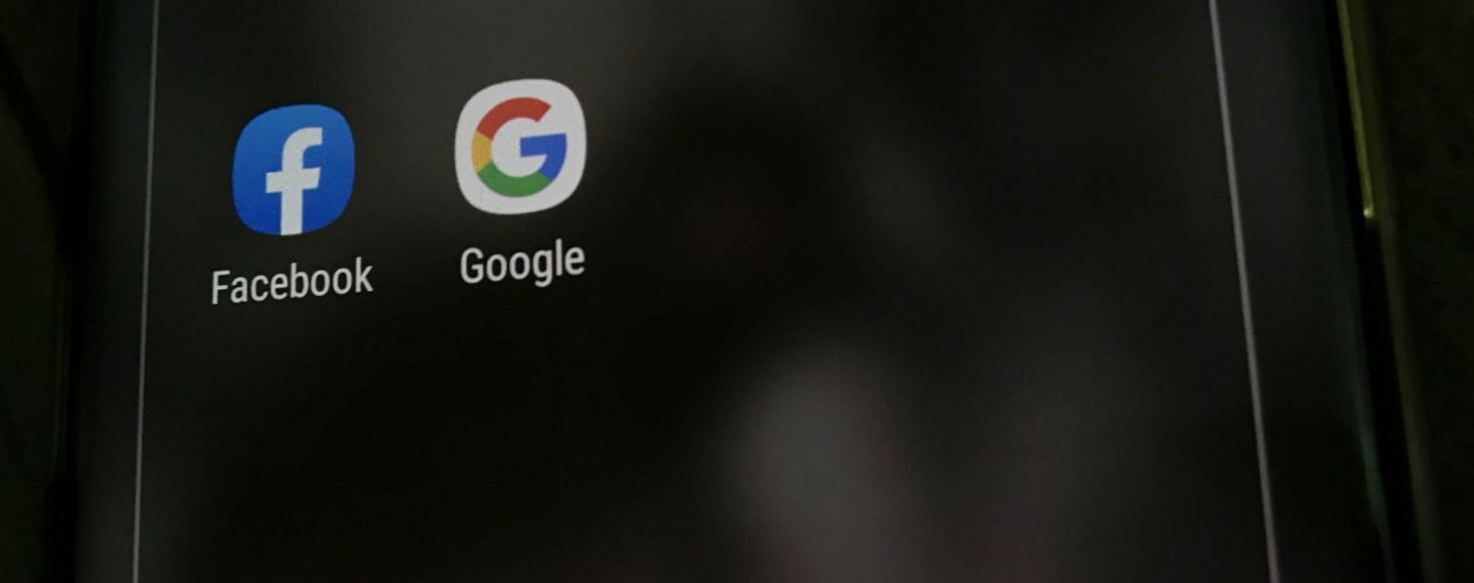 Австралия приняла закон, который заставляет Google и Facebook платить за новости