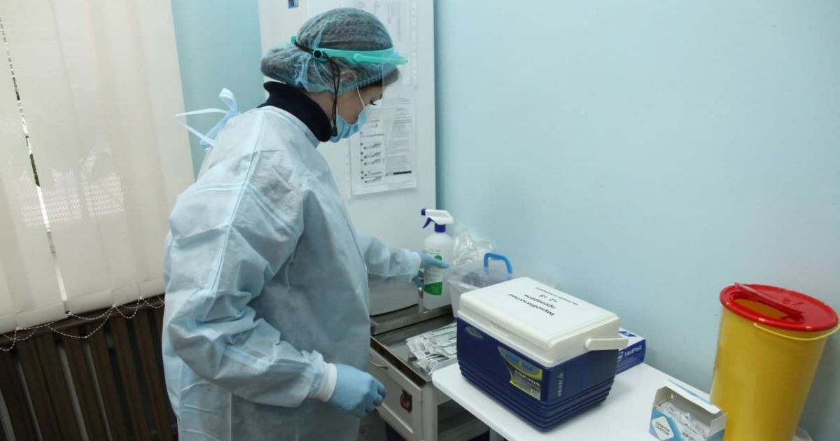 Вакцинація в Україні: уряд виділив півтора мільярда гривень на виплати медикам, котрі роблять щеплення