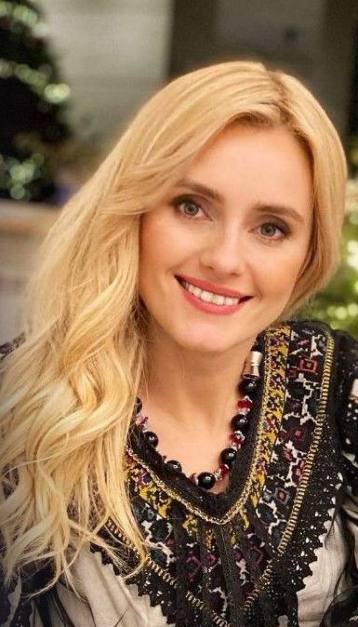 Стихи Леси Украинки| К 150-летию поэтессы | Ирина Федишин читает " Конвалія"