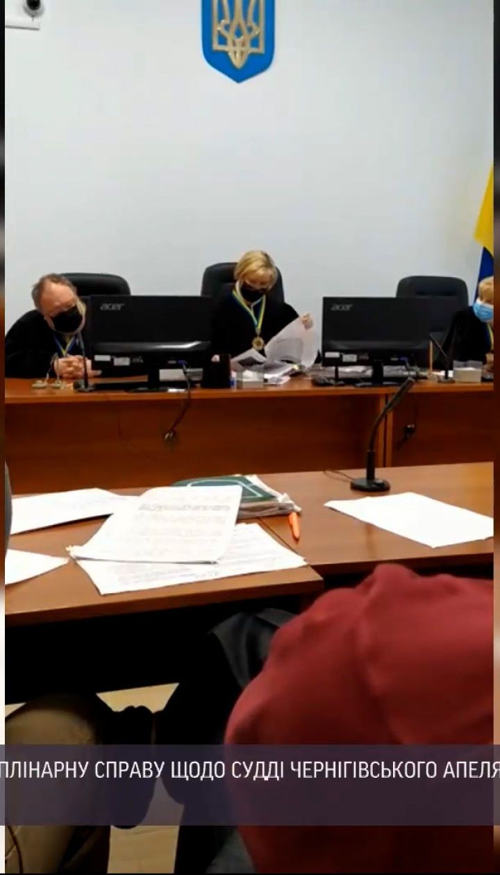 Новости Украины: судья Черниговского апелляционного суда заснул во время слушания