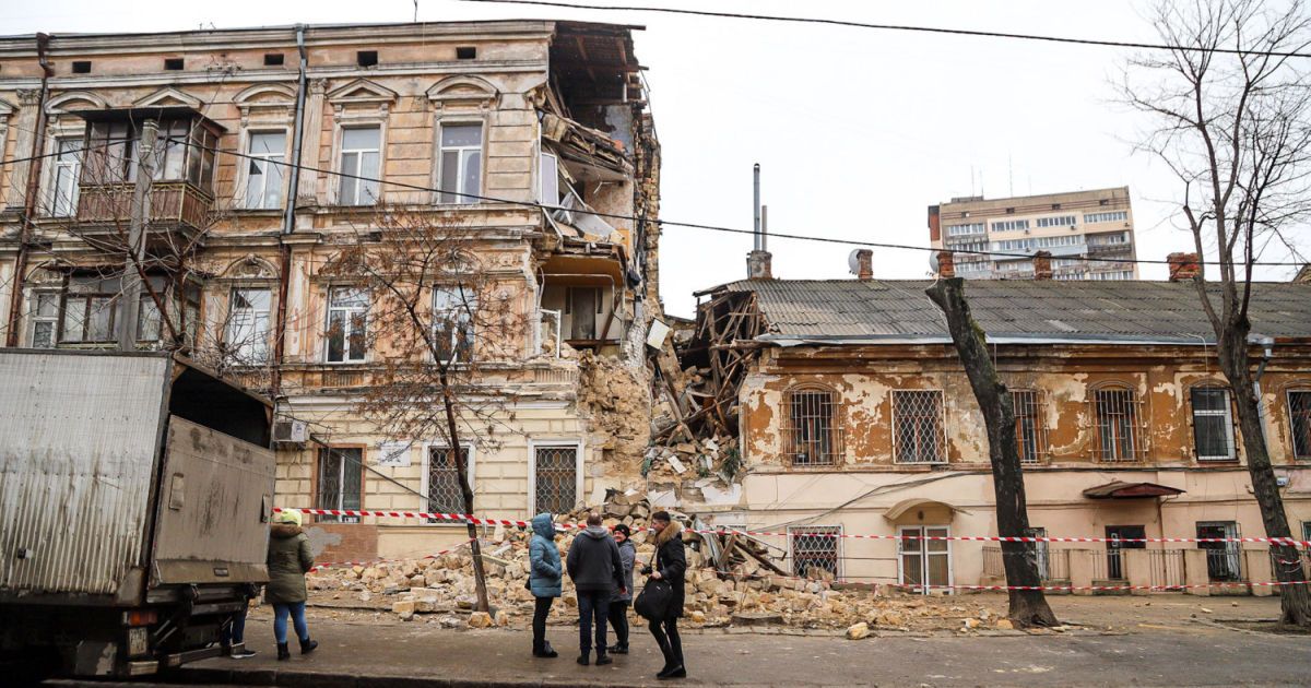 В Одесі обвалився будинок: з'явилися фото і відео