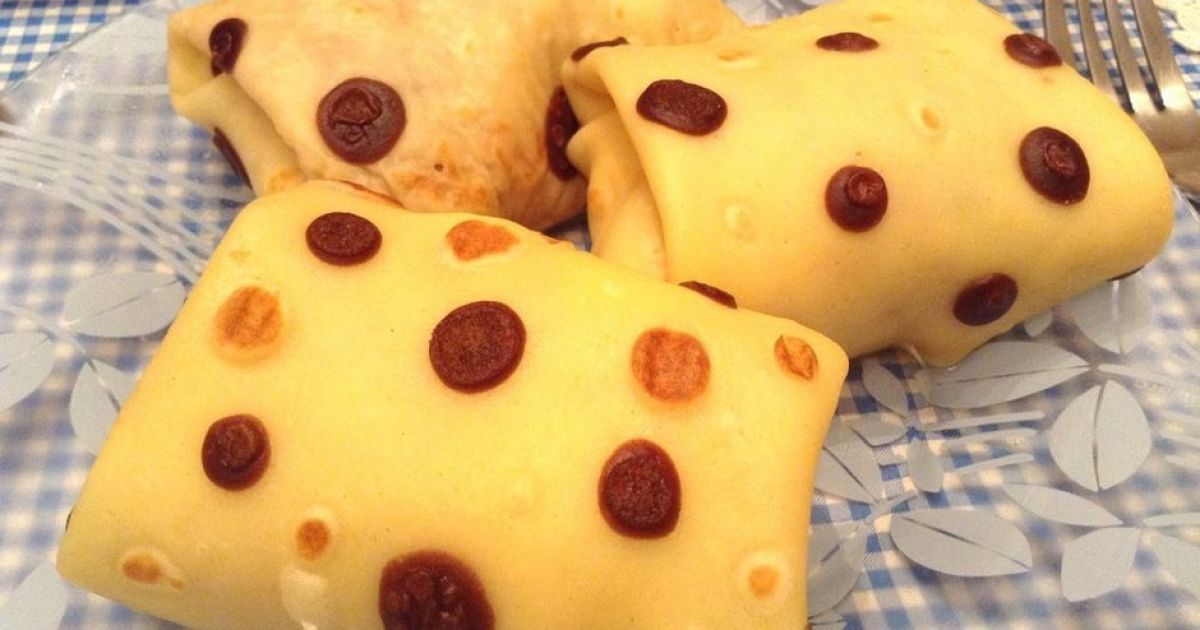 Млинці в горошок на Масницю: готуються просто, мають оригінальний вигляд