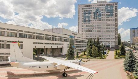 В Киеве вернули в государственную собственность незаконно отчужденные общежития Авиационного университета