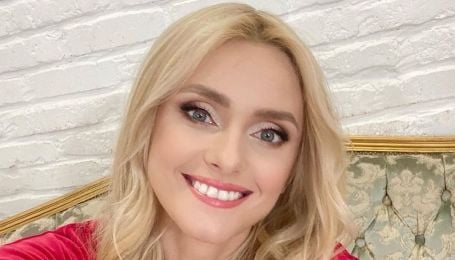 С новой прической и в платье с разрезами: Ирина Федишин похвасталась красивым образом