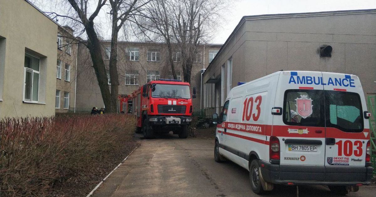 В Одесі у школі-інтернаті сталася пожежа: що відомо (фото)