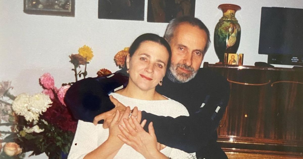Тоня Матвієнко архівними фото батьків привітала їх із "золотим весіллям"