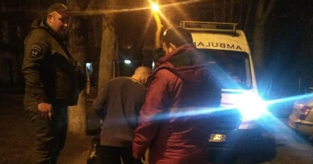 Скаржився на комах: в Одеській області затримали голого чоловіка (фото)