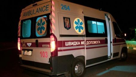 Посварилася з хлопцем і наковталася пігулок: у Києві 15-річну дівчину доправили до Охматдиту з важким отруєнням