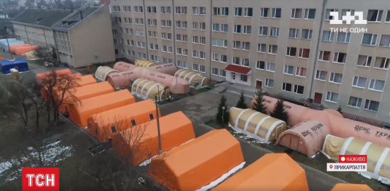 Колапс на Прикарпатті та спалах COVID-19 у Вінницькій області: як Україна наближається до нового локдауну