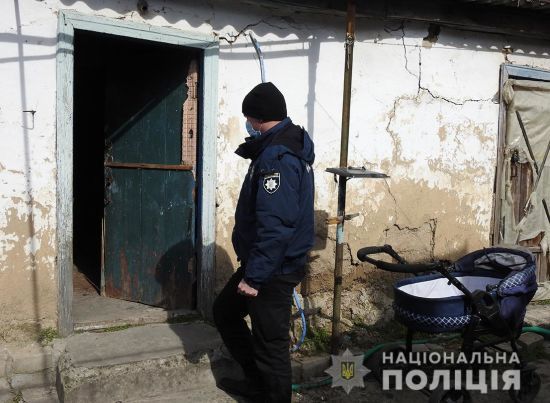 Під Запоріжжям у будинку без опалення і світла померло немовля