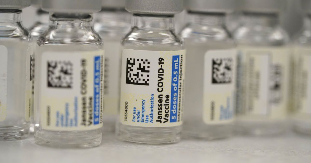 Johnson&Johnson відклала застосування своєї вакцини від COVID-19 у Європі