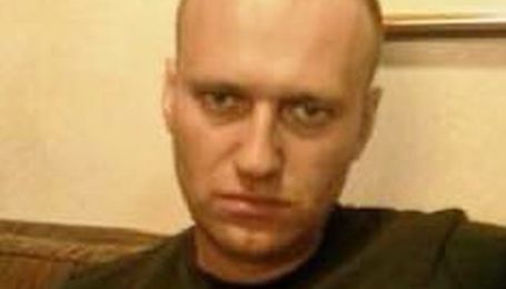 "Угрожают начать принудительное кормление": вес Навального сильно снизился из-за голодовки