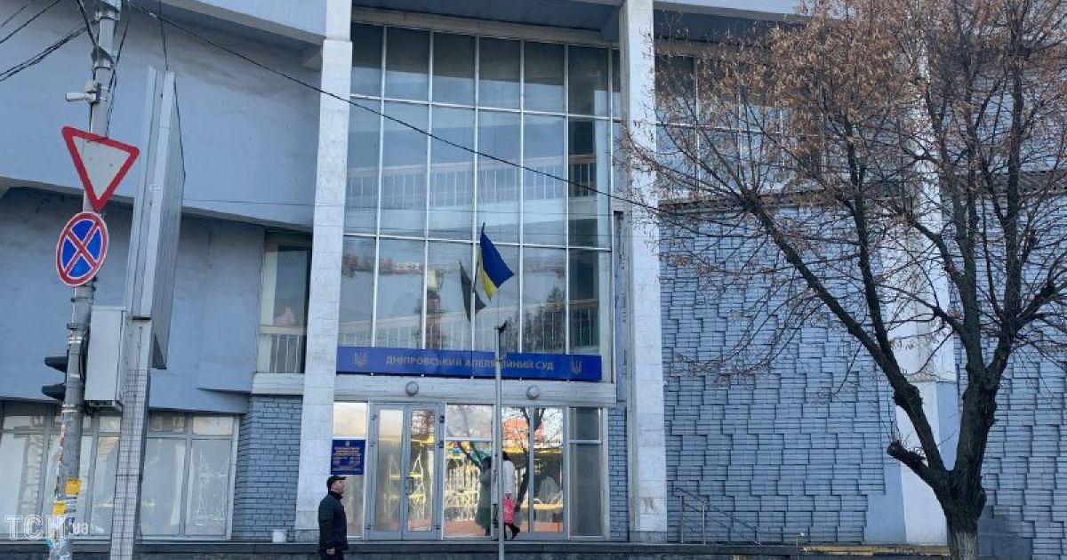 Павлоградскому резнику, который зарезал 4-летнего ребенка и его отца, оставили пожизненный срок