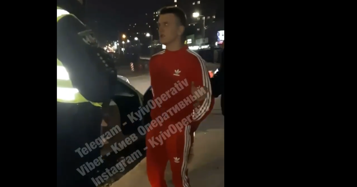 Пошкоджене таксі крутило дорогою наче дзиґу: у Києві затримали водія, який поводився неадекватно (відео)