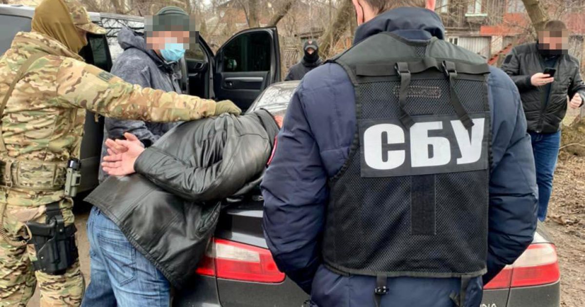 Зеленский усилил уголовную ответственность для "телефонных террористов"