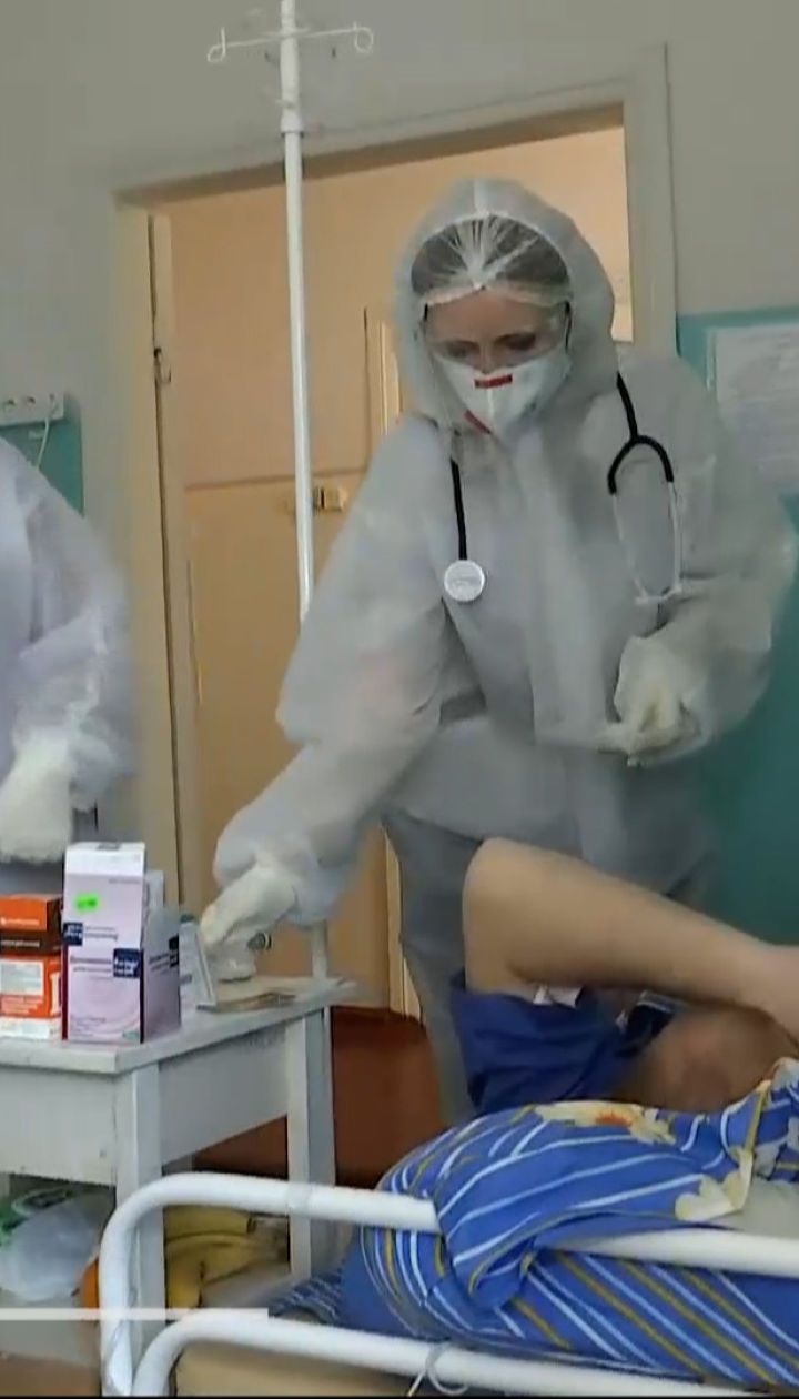 Новини України: через британський штам інфекційні відділення переповнені