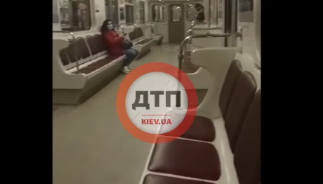 У Мережі оприлюднили відео роботи порожнього метро у Києві у годину пік
