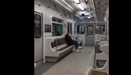 Столица остановилась в пробках: в Киеве показали видео с пустого метро