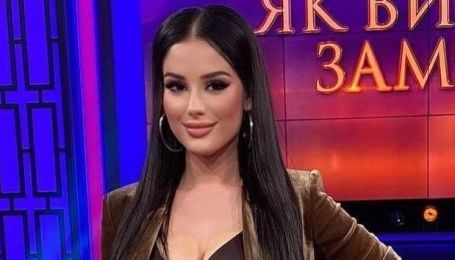 Вот это да: участница шоу "Холостяк-11" продемонстрировала шпагат в салоне красоты