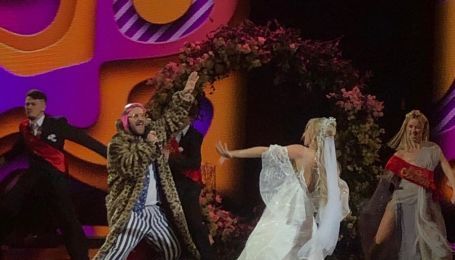 Імена півфіналістів та "скажене весілля" Саші Таба: як минув перший прямий ефір "Голосу країни-11"