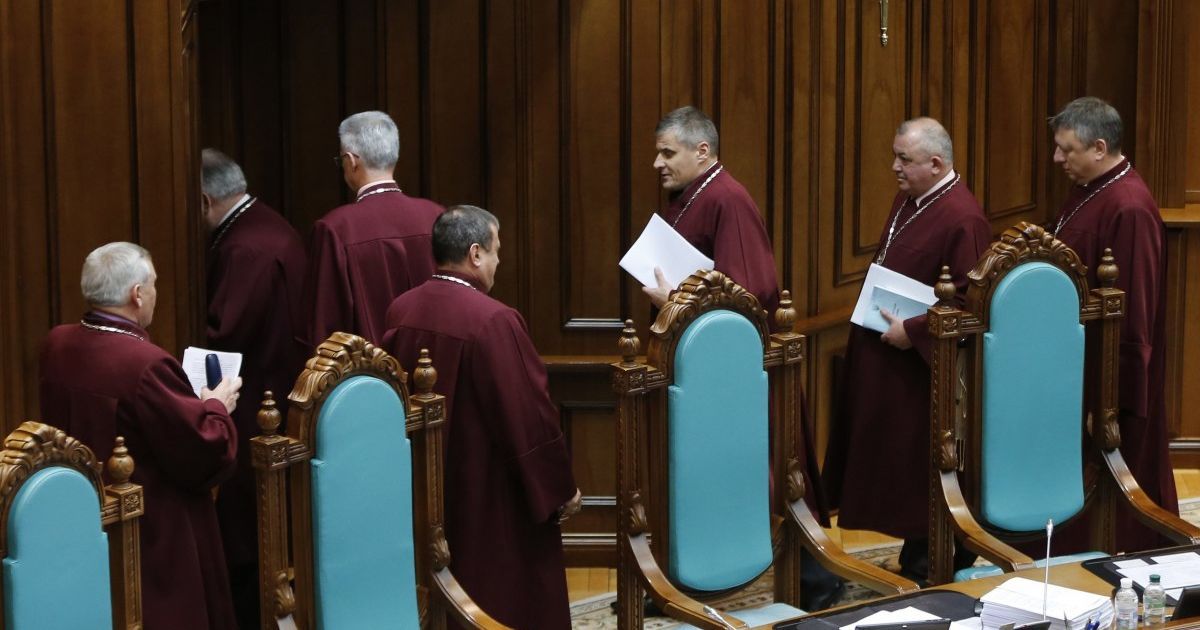 Спецзасідання КСУ не відбулося: Тупицького не пропустили до будівлі суду