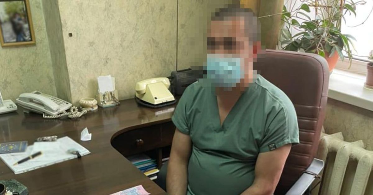 В Киеве заведующий патологоанатомического отделения и врач требовали взятки от родственников умерших