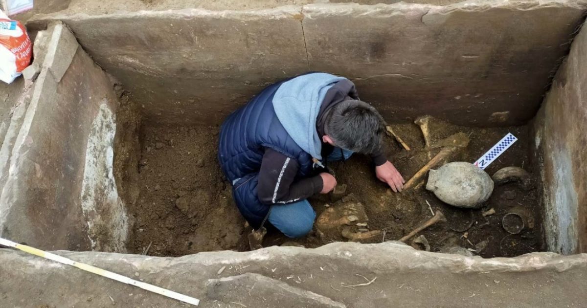 У кам’яній гробниці в Тернопільській області знайшли скелети і артефакти віком 5 тисяч років: фото