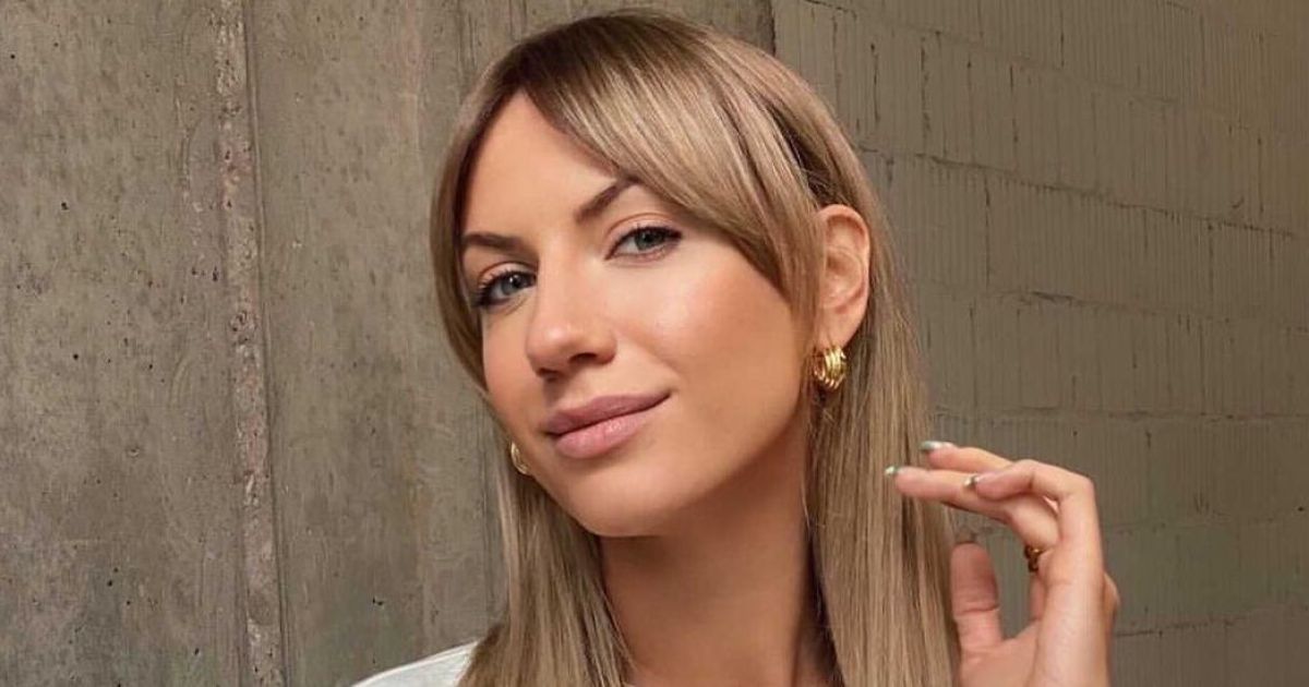 Не стесняется: Леся Никитюк задрала ногу и сверкнула пикантным местом