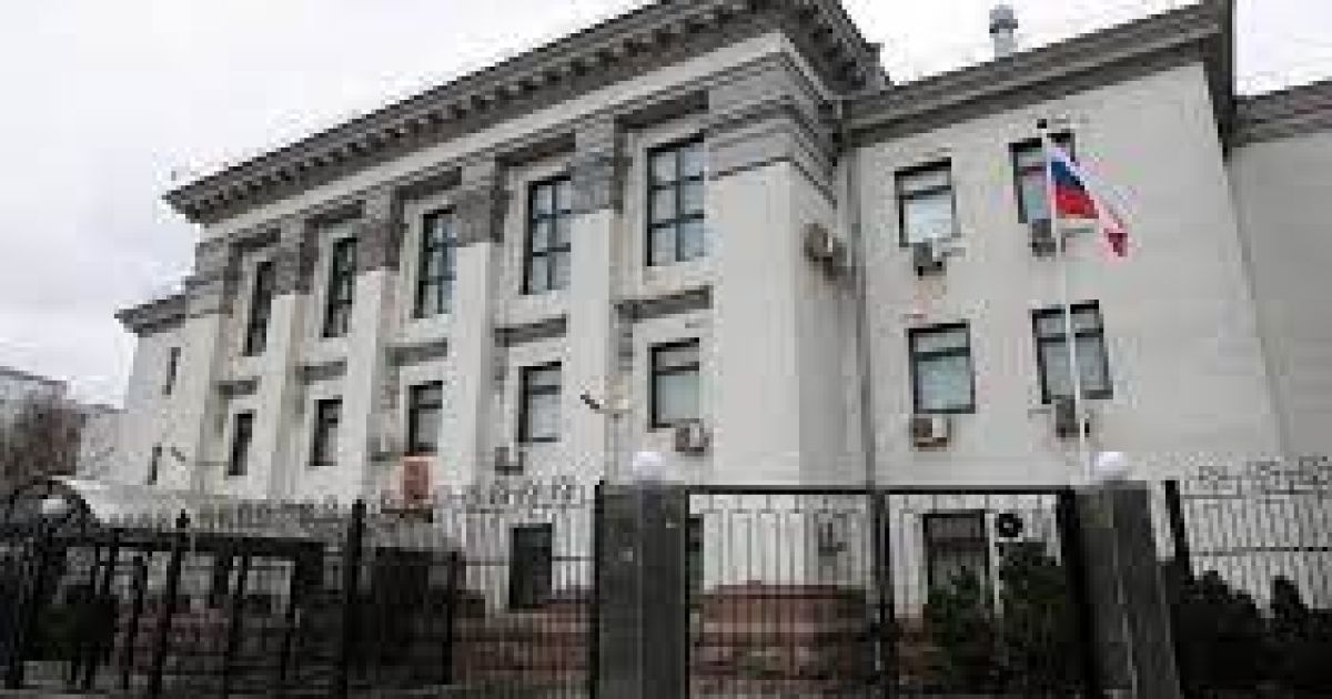 Україна у відповідь висилає старшого дипломата посольства Росії у Києві