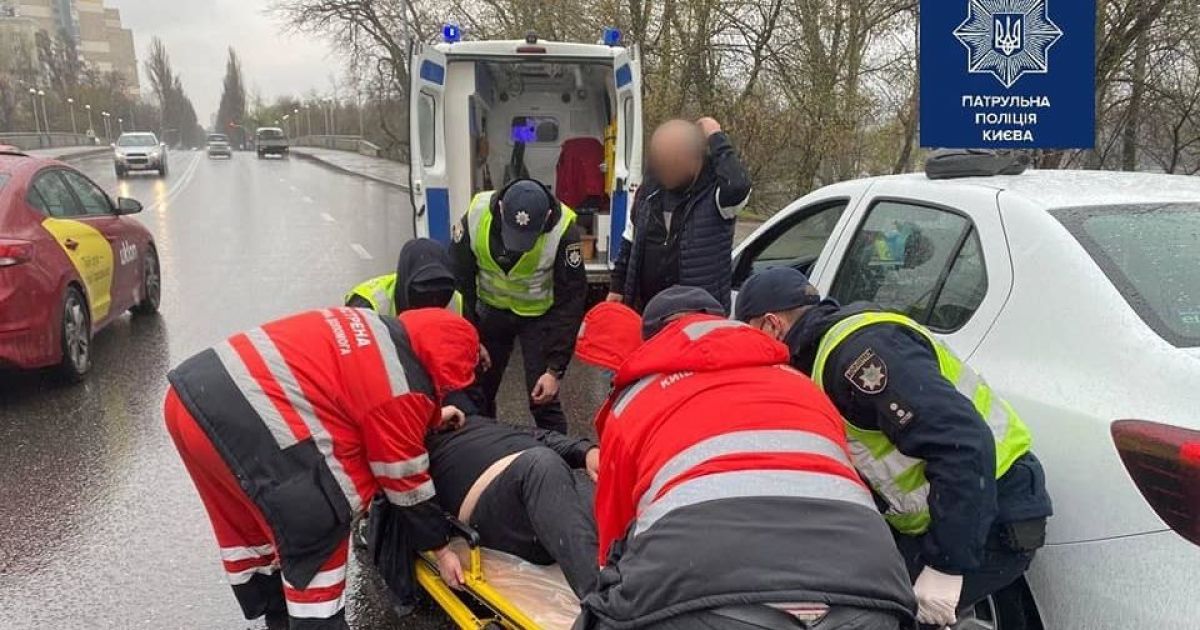 У Києві у водія стався інсульт просто під час руху: фото