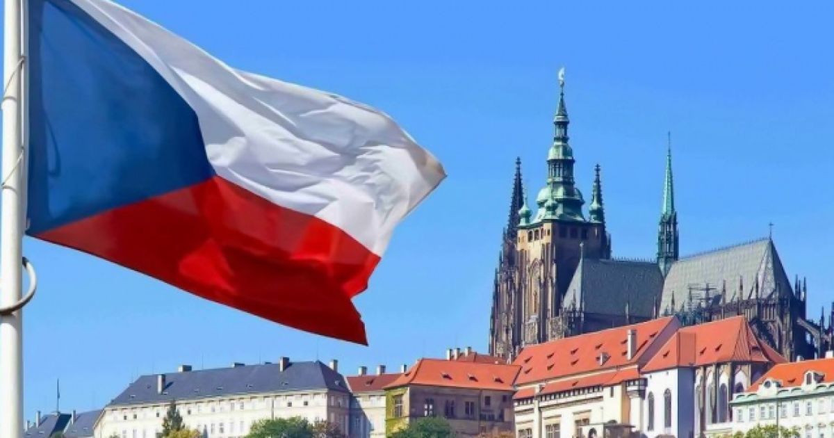 Прага вимагатиме від Москви компенсації за вибухи та хоче вислати з Чехії всіх російських дипломатів
