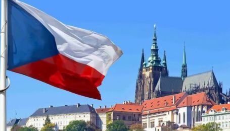 Прага вимагатиме від Москви компенсації за вибухи та хоче вислати з Чехії всіх російських дипломатів