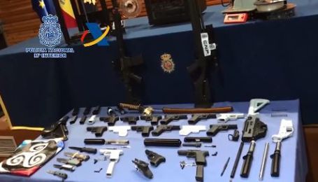 В Іспанії викрили підпільну майстерню, де на 3D-принтерах друкували бойову зброю