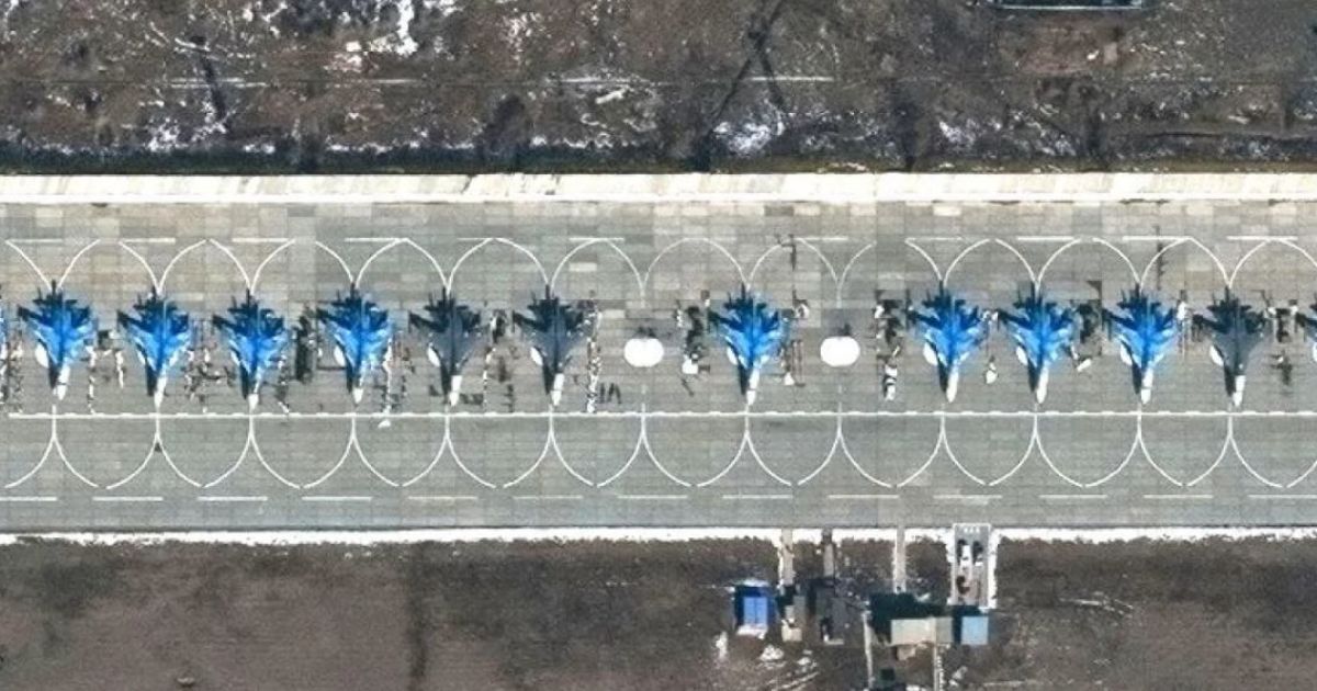 Росія стягнула до Криму та кордонів України винищувачі - The Wall Street Journal показало супутникові знімки