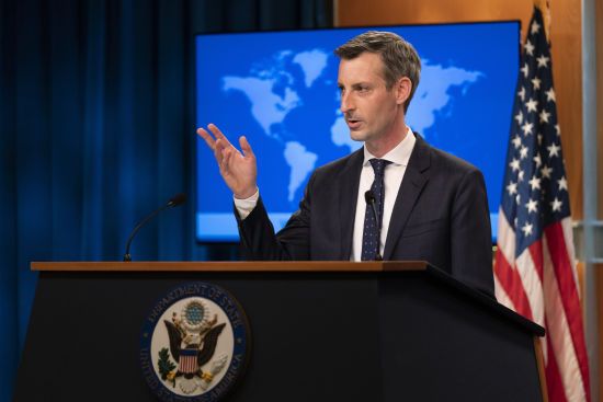 Госдеп США призвал "совместно" критиковать действия РФ: "Должна прекратить конфликт на востоке Украины"