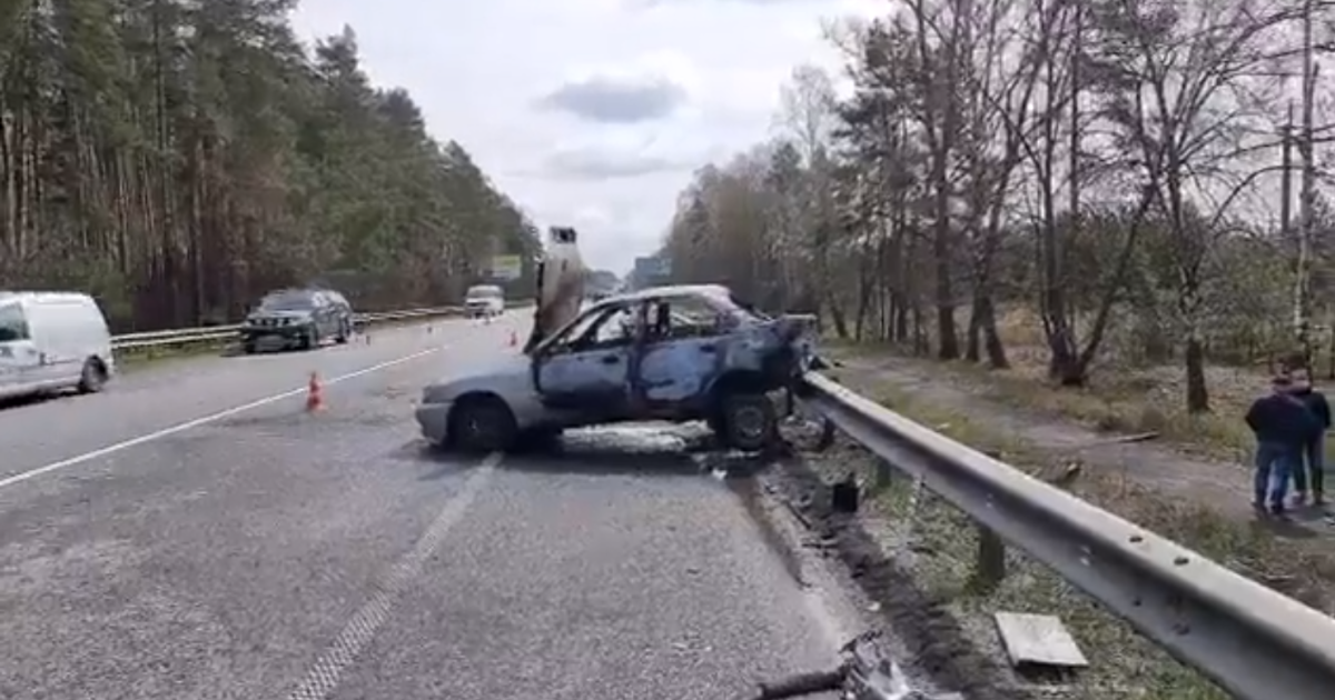 Під Києвом в результаті ДТП у автомобіля вибухнув газовий балон: загинула людина