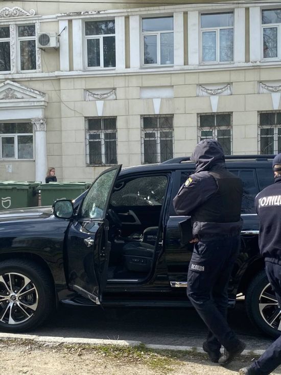 Расстреливал мужчину на глазах его 3-летнего сына: в Днепре до сих пор ищут киллера