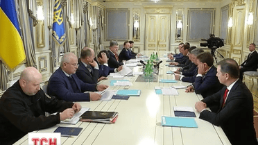 Пізно увечері закінчилась зустріч лідерів фракцій із Петром Порошенком